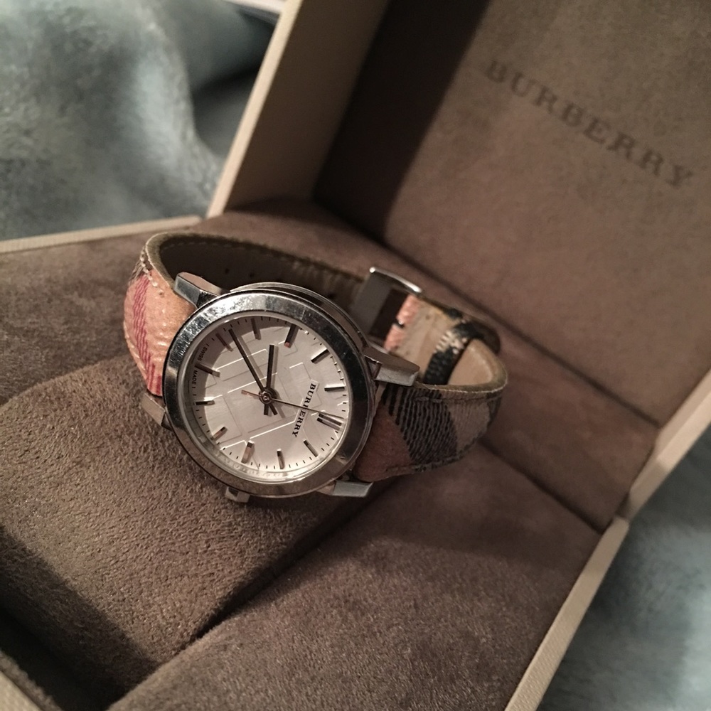Burberry Watch - Picture 4 of 8